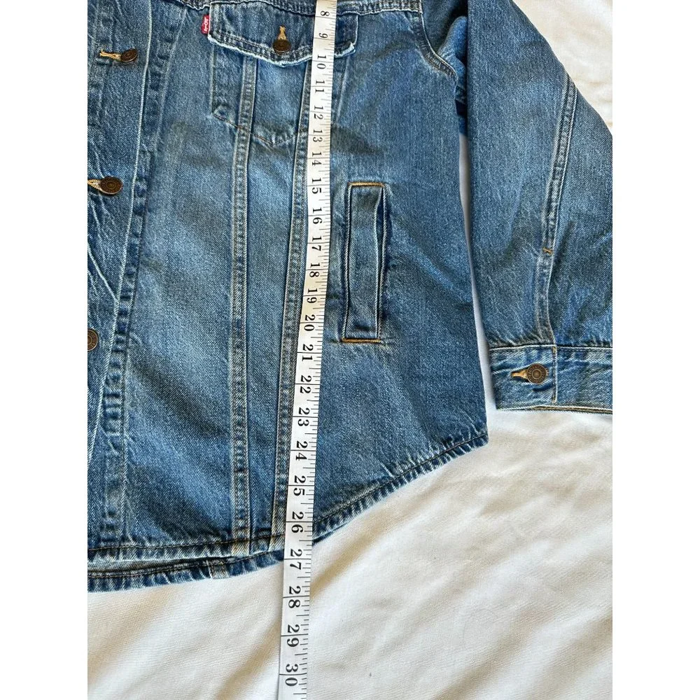 Levi Trucker Jacket Women's Size Large 4 Pocket Front Curved Hem Blue Denim NEW - Picture 10 of 11